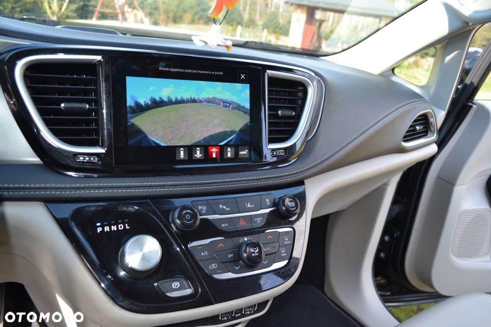 Chrysler Pacifica - 19