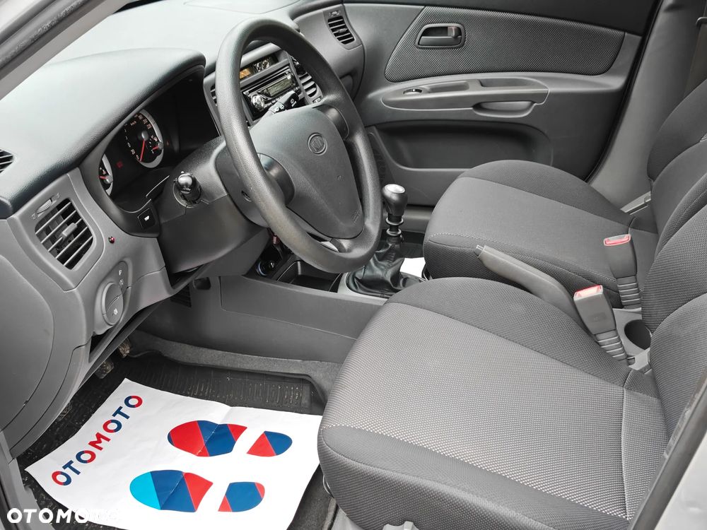 Kia Rio 1.4 Optimum + - 17