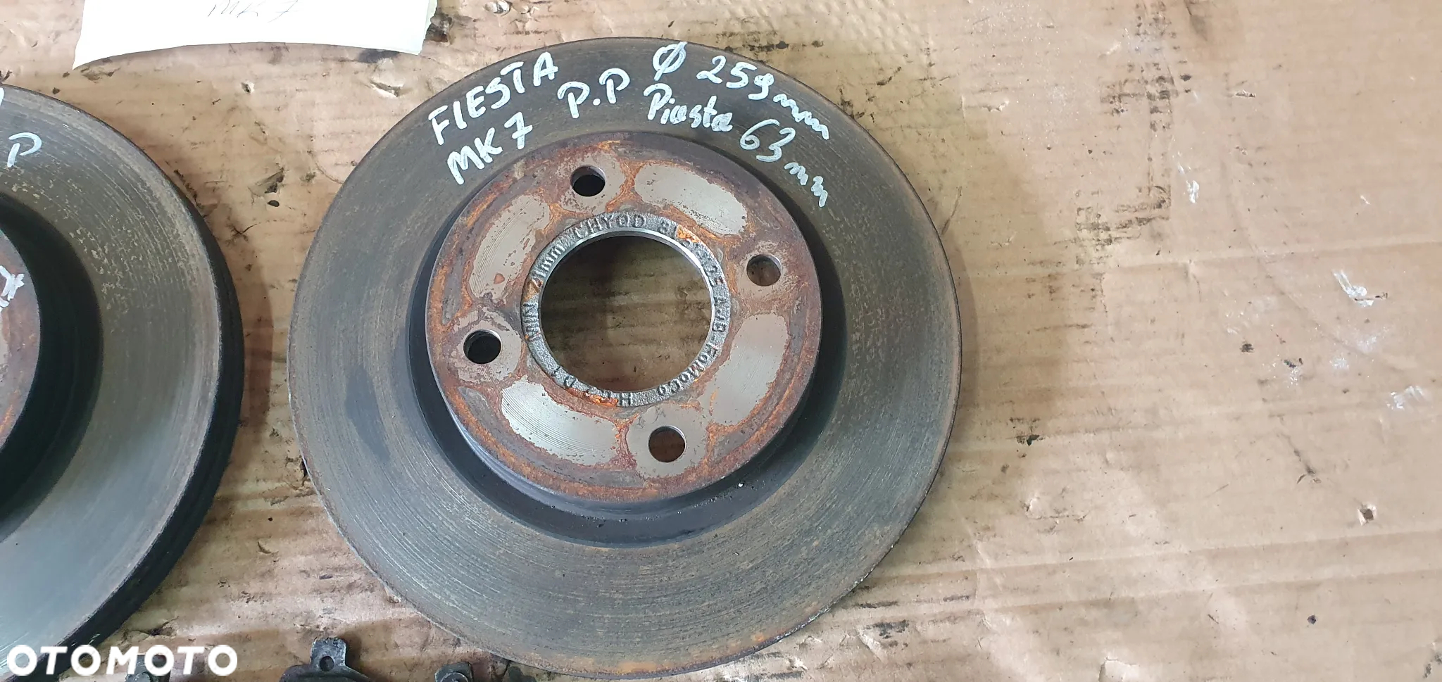 Tarcze hamulcowe klocki przód przednie Ford Fiesta MK7 8V51-1125-AB - 3