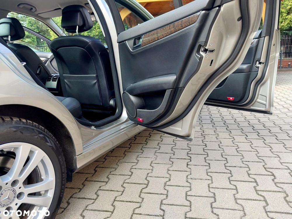 Mercedes-Benz Klasa C 280 Elegance Sport Edition + - 14