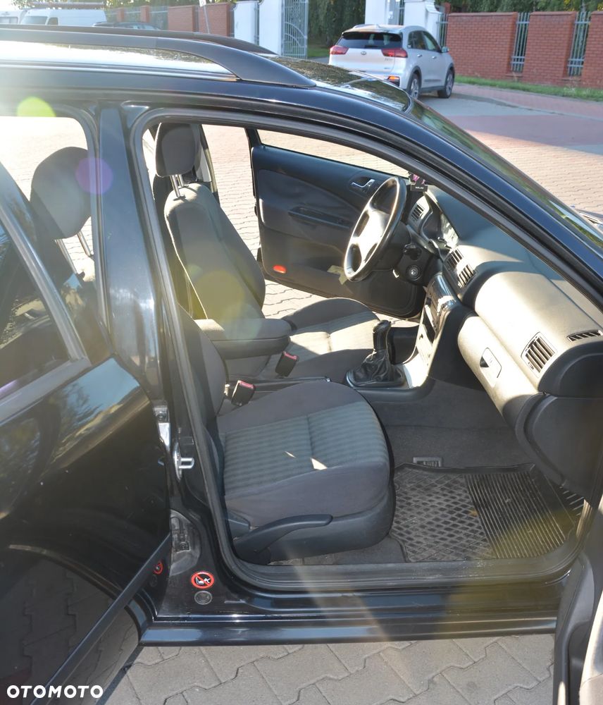 Skoda Octavia 1.6 Combi - 11