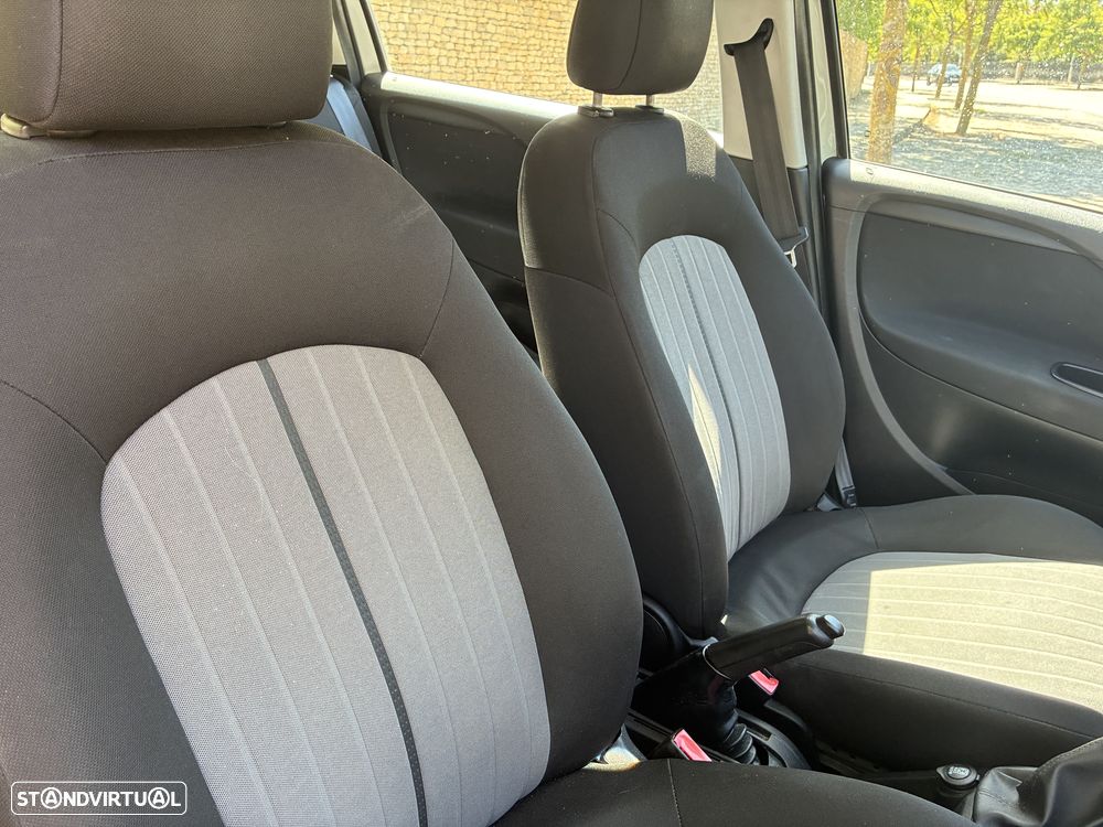 Fiat Punto 1.3 M-Jet Easy S&S - 20