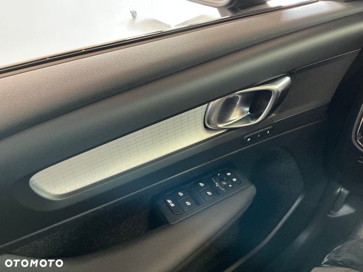 Volvo XC 40 T5 Recharge DKG Plus Dark - 17