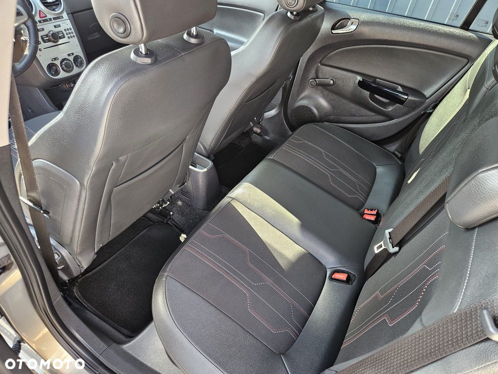 Opel Corsa 1.4 16V 150 Jahre - 8