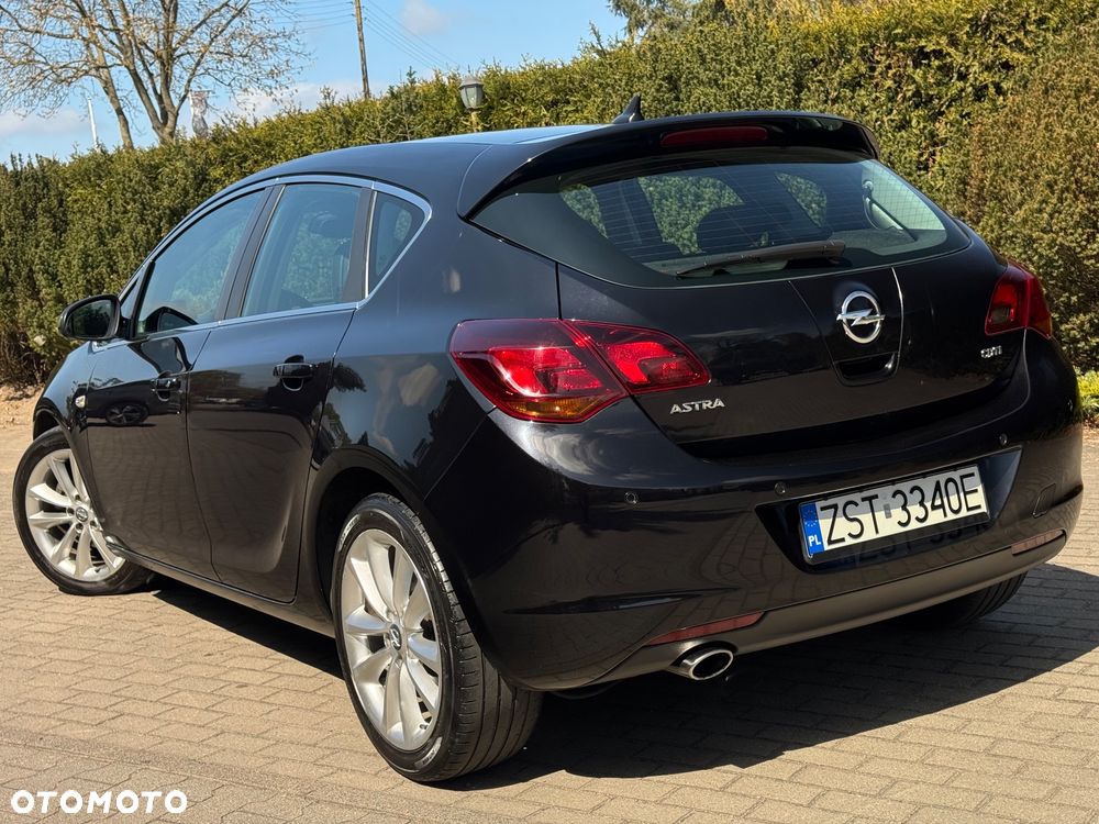Opel Astra 2.0 CDTI Cosmo - 8