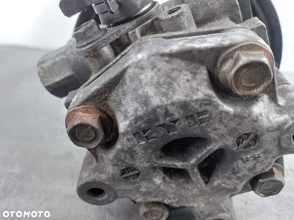 POMPA WSPOMAGANIA DODGE CALIBER 1.8 16V - 6