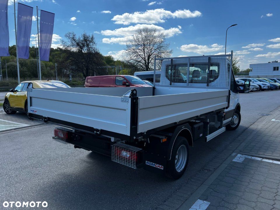 Ford Transit - 12