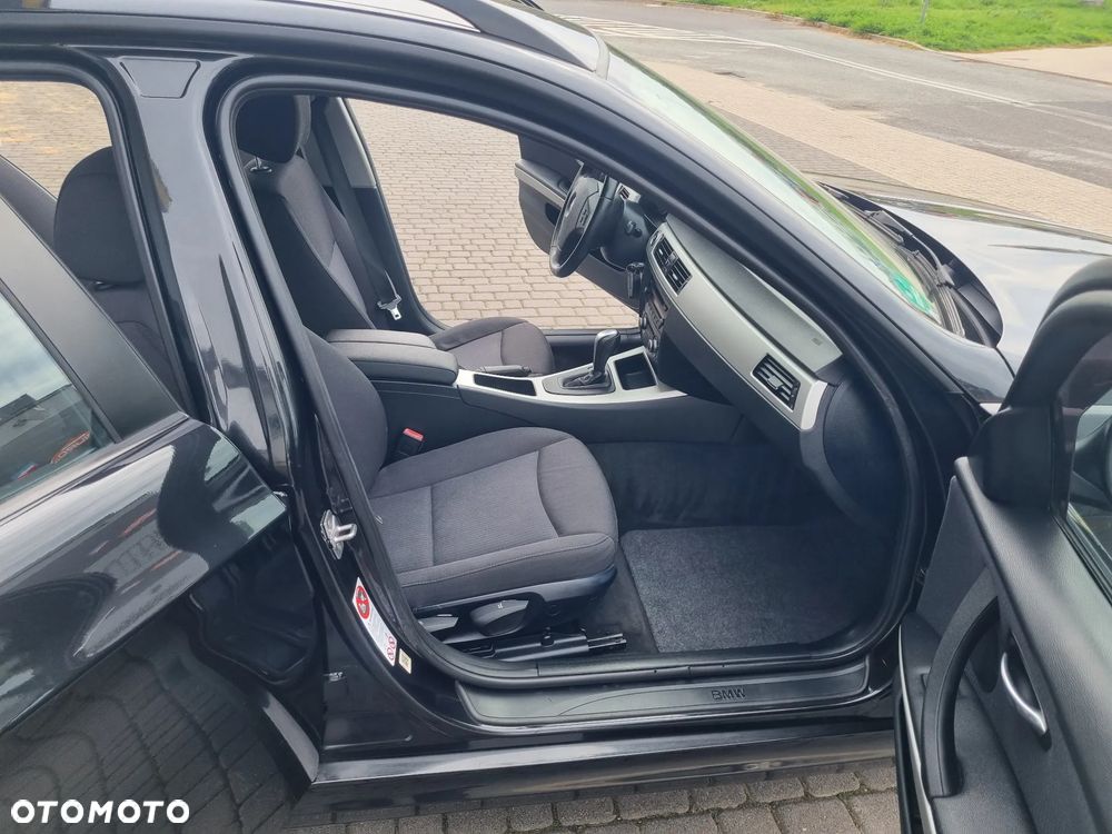 BMW Seria 3 318d DPF Edition Sport - 9