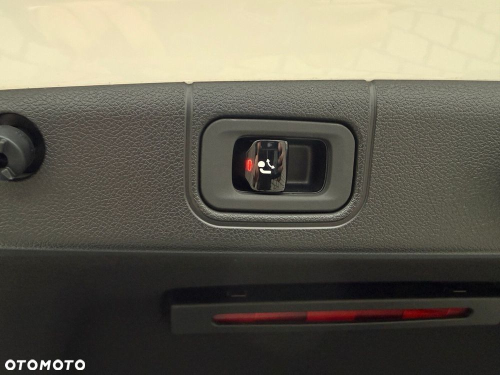 Mercedes-Benz Klasa E - 31