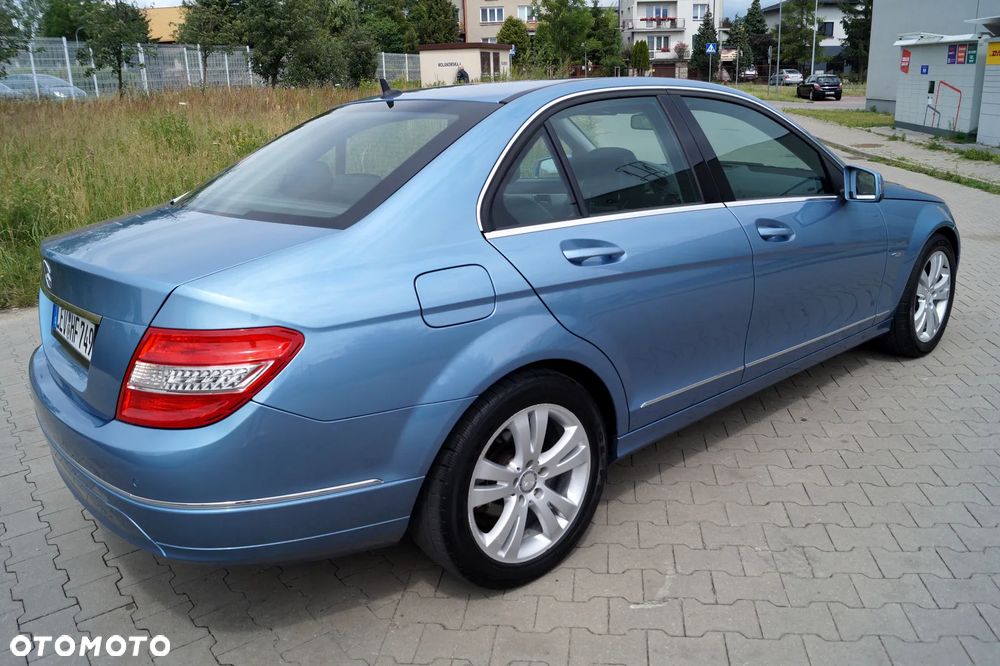 Mercedes-Benz Klasa C 180 CGI Automatik BlueEFFICIENCY Avantgarde - 7