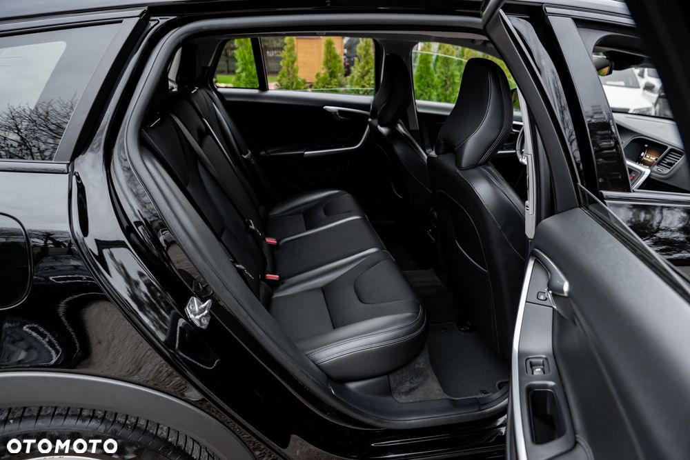 Volvo V60 Cross Country D3 Geartronic - 19