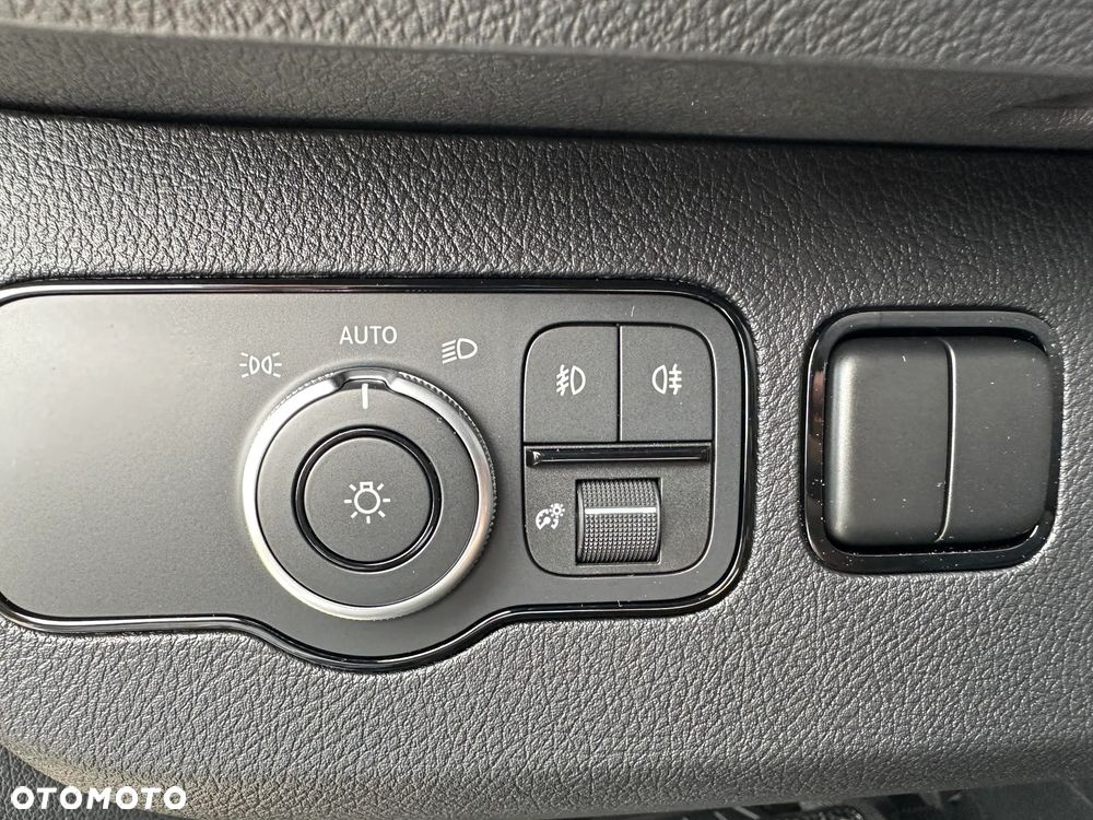 Mercedes-Benz Sprinter - 12
