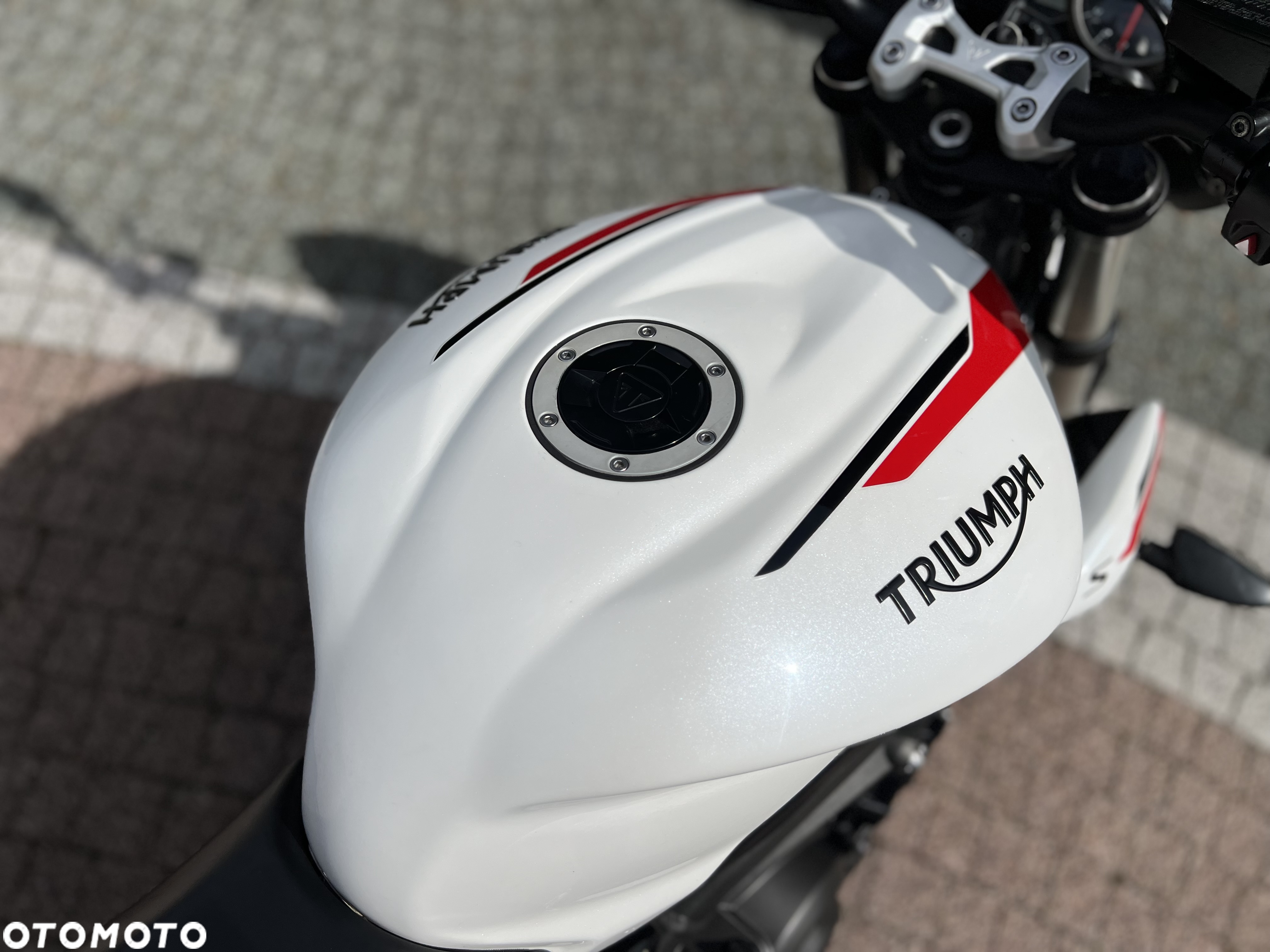 Triumph Street Triple - 17