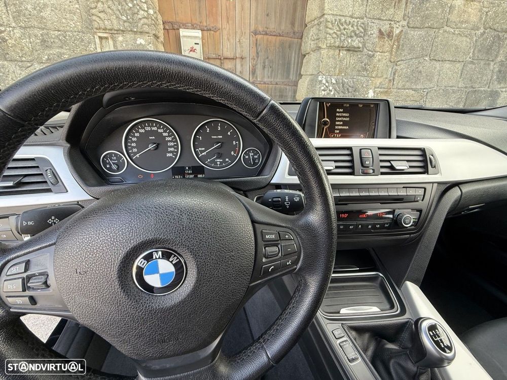 BMW 320 d Touring LifeStyle - 24
