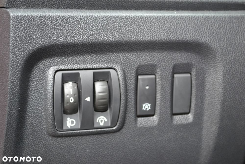 Renault Captur (ENERGY) TCe 90 BOSE EDITION - 34