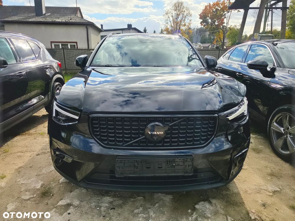 Volvo XC 40 B4 B DKG Ultra Black Edition - 11