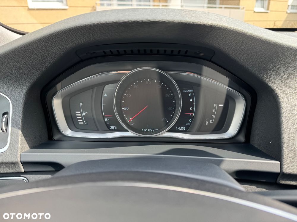 Volvo V60 Cross Country - 12