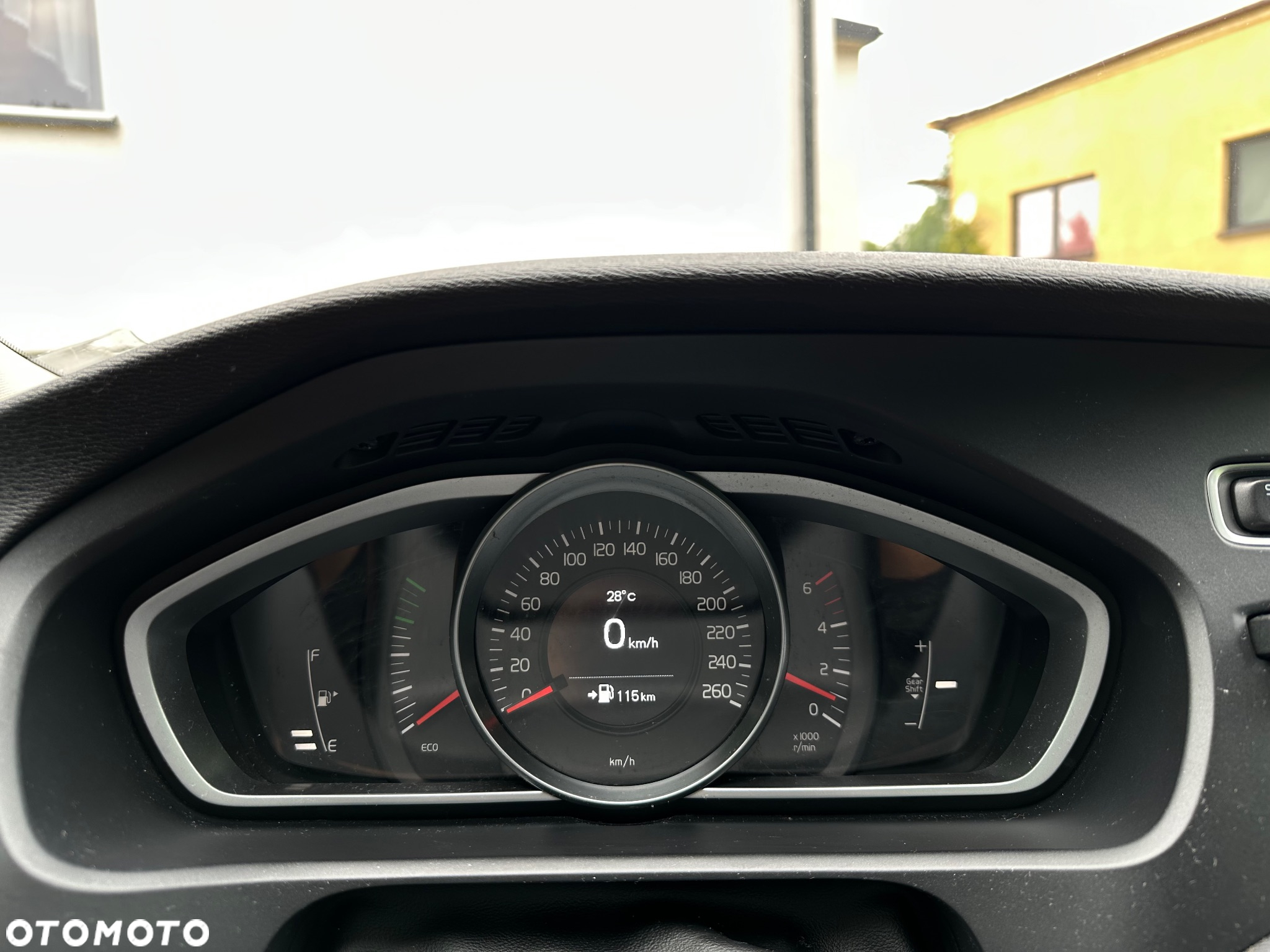 Volvo V40 D2 Momentum - 12