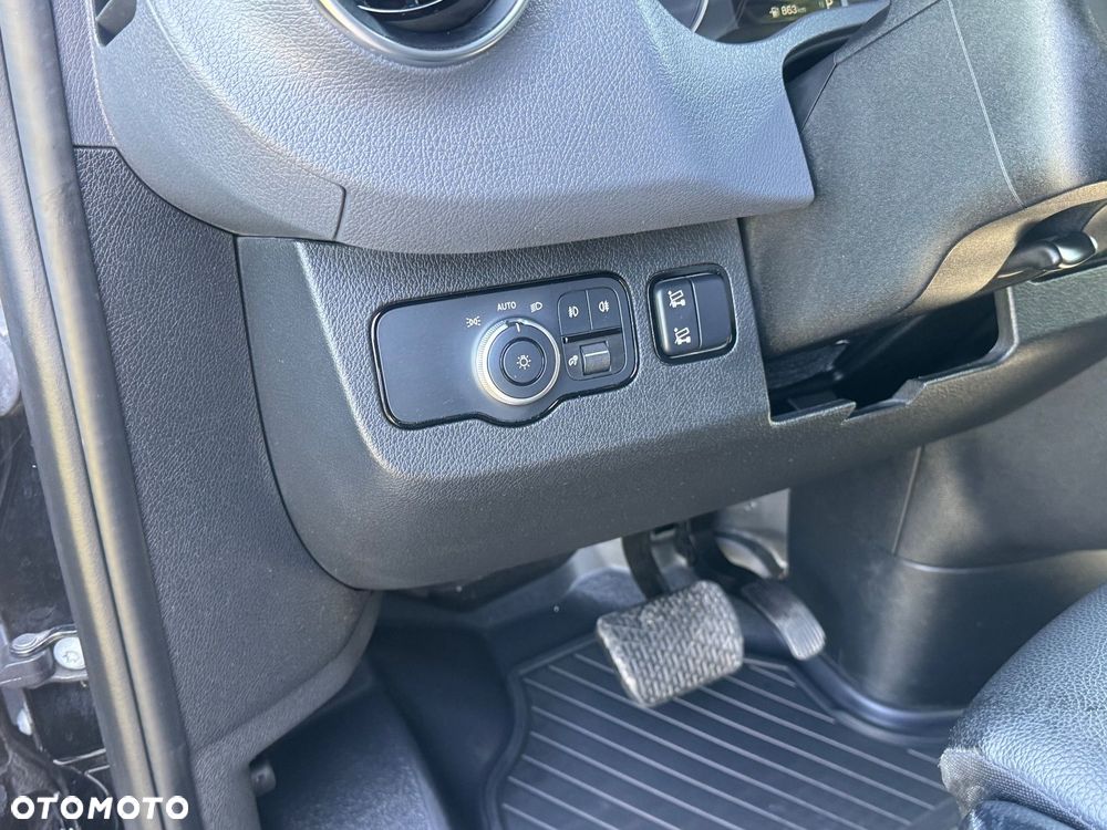 Mercedes-Benz Sprinter - 14