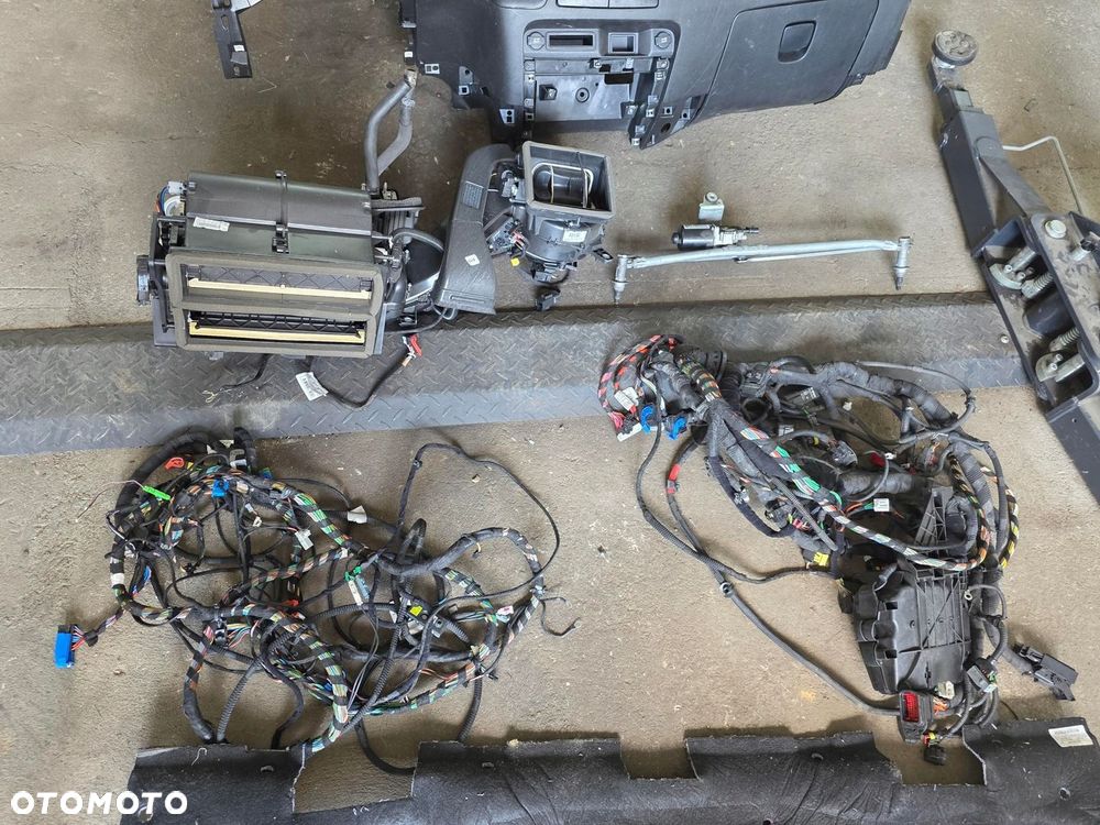 Przekładka z Anglika IVECO DAILY VI 3.0 2022 komplet na Europe - 4