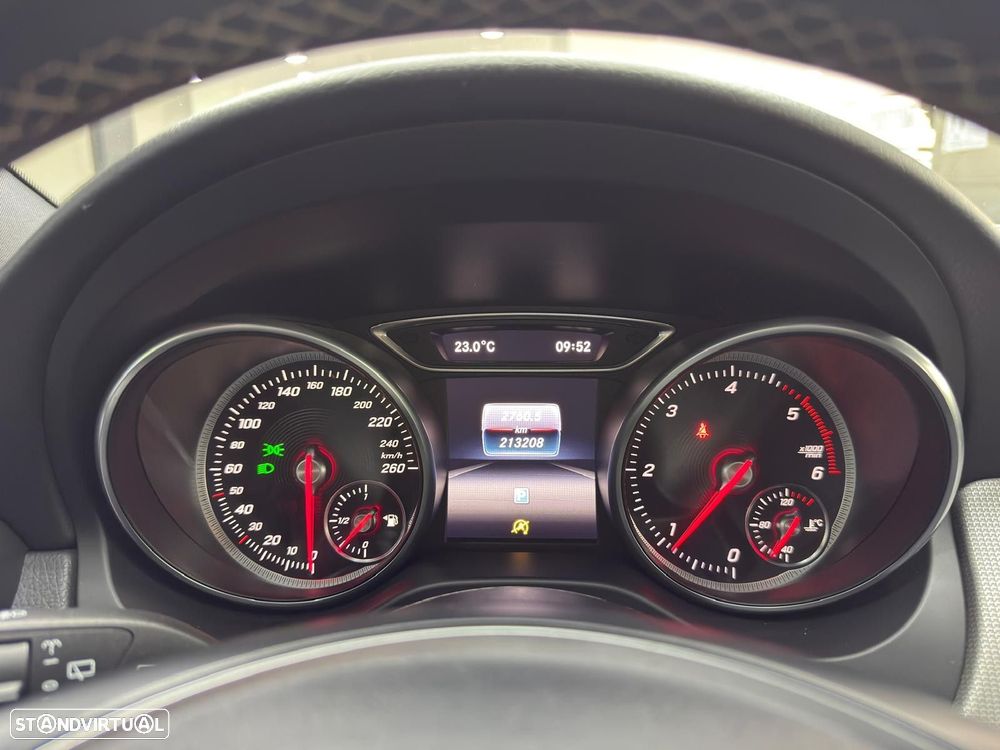 Mercedes-Benz CLA 180 d Shooting Brake Urban - 14