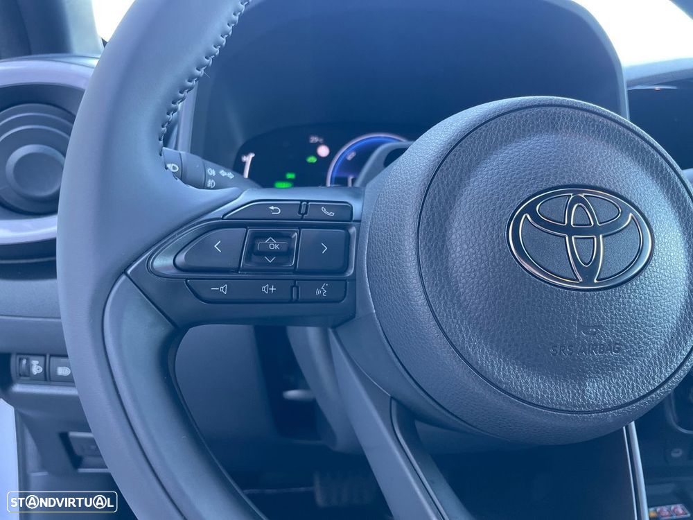 Toyota Aygo X 1.5 Hybrid Envy - 25