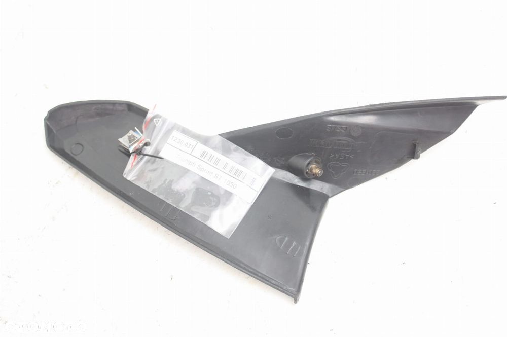 OWIEWKA OSŁONA PRAWA WYPEŁNIENIE Triumph Sprint ST 1050 - 4