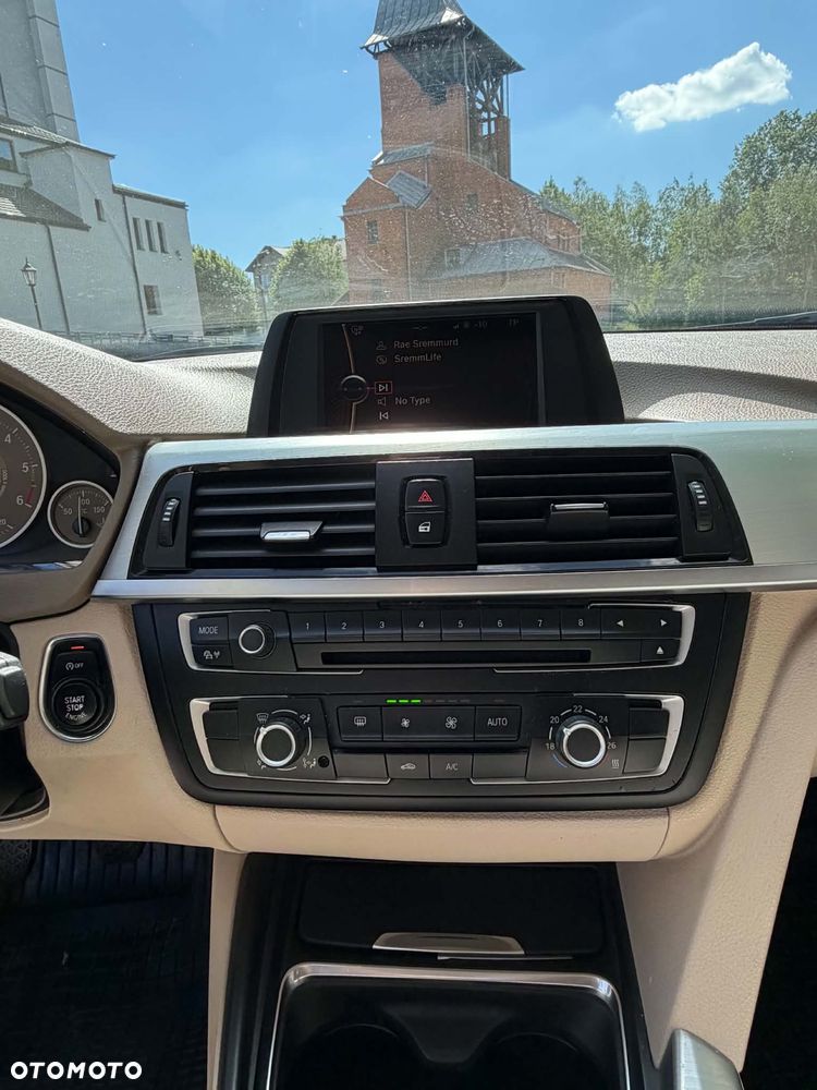 BMW Seria 3 320d Efficient Dynamics - 18