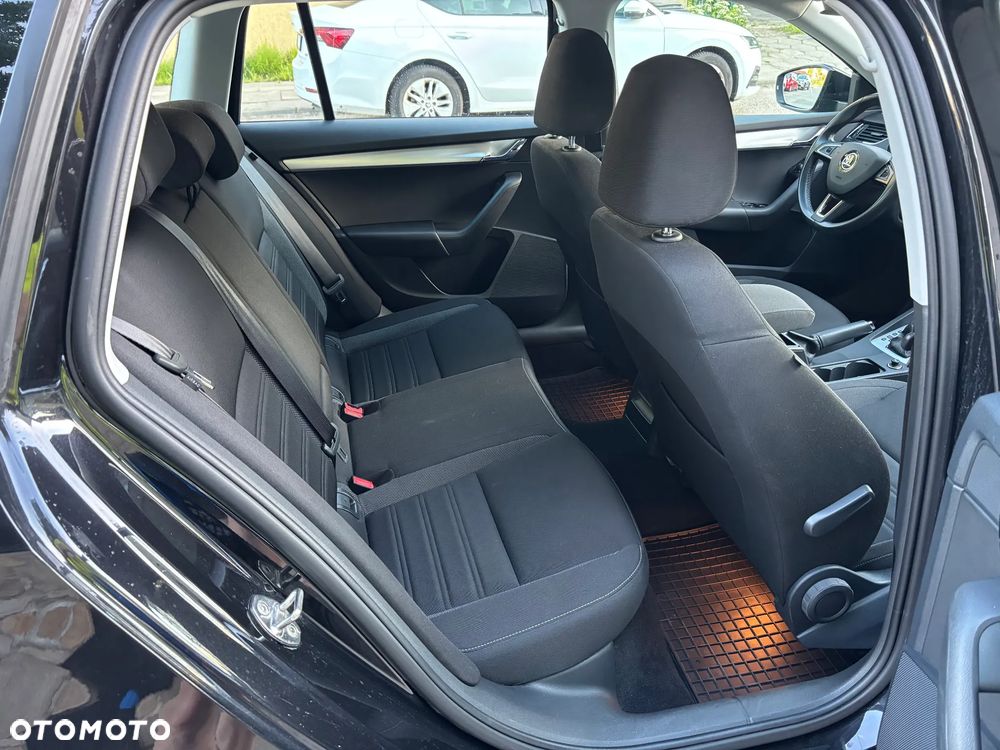 Skoda Octavia 2.0 TDI SCR Ambition DSG - 7