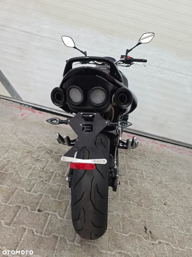Suzuki GSR - 31