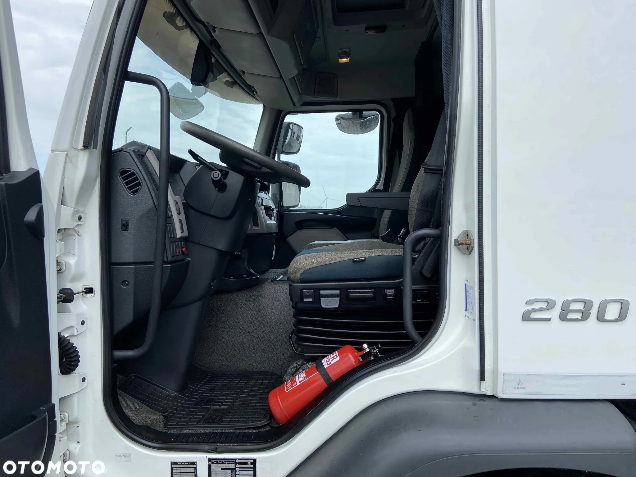 Volvo FE 280 CHŁODNIA SYPIALKA CARRIER DŁUGOŚĆ 6.55 - 13