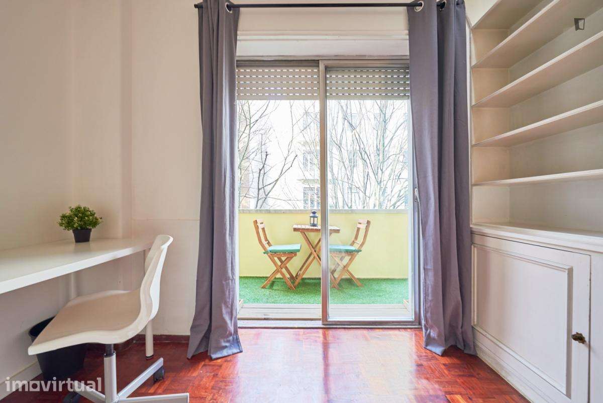 Quarto - localizado em Marquês de Pombal Lisbon - Grande imagem: 5/48