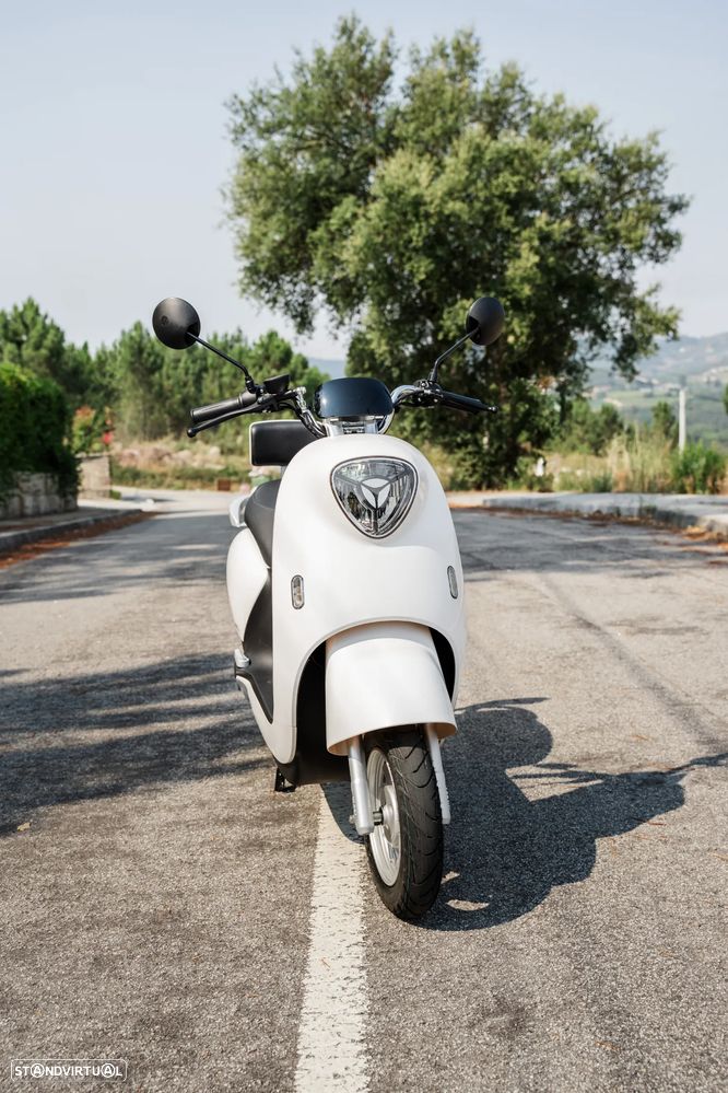Yadea M6 - 5