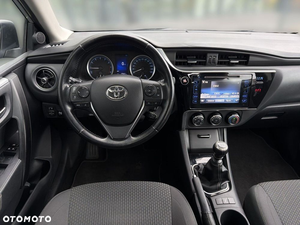 Toyota Corolla 1.6 Comfort - 10