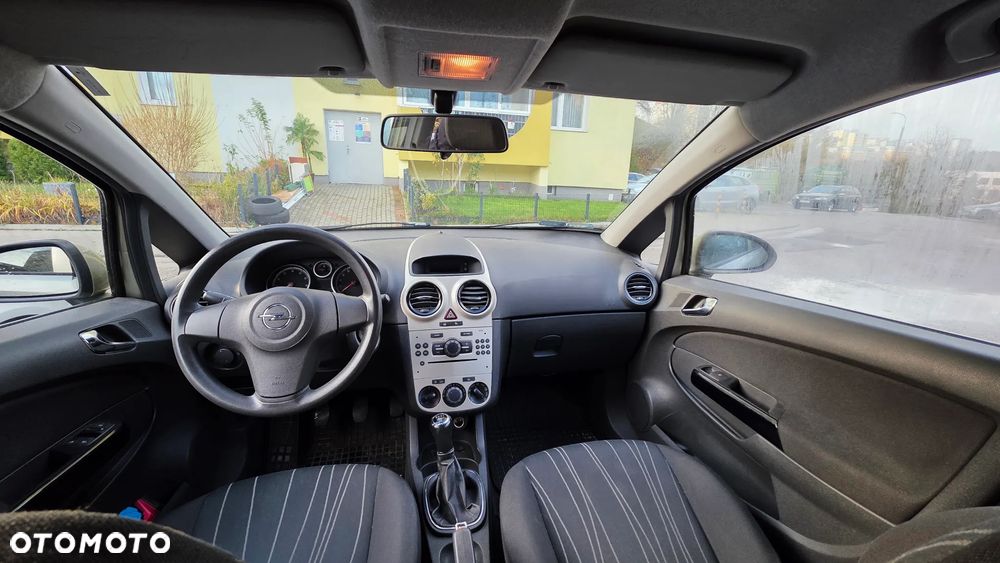 Opel Corsa 1.2 16V Cosmo - 7