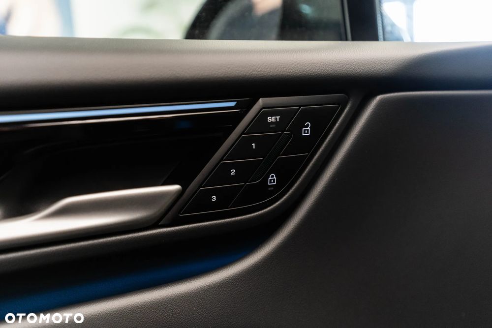 Porsche Macan - 27