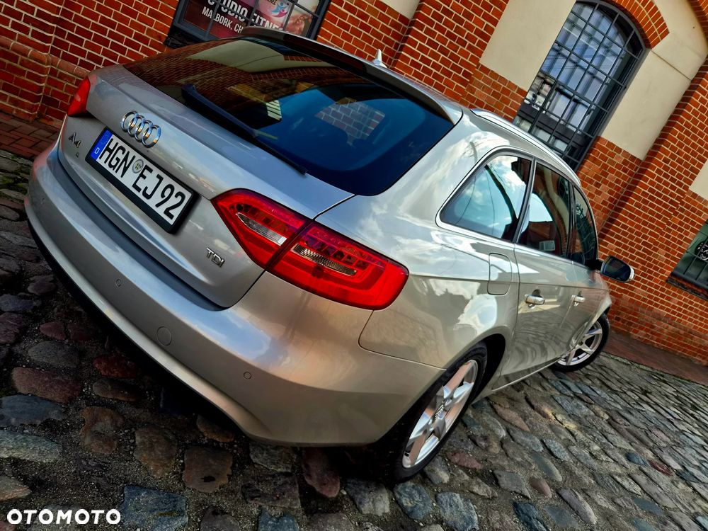 Audi A4 Avant - 10