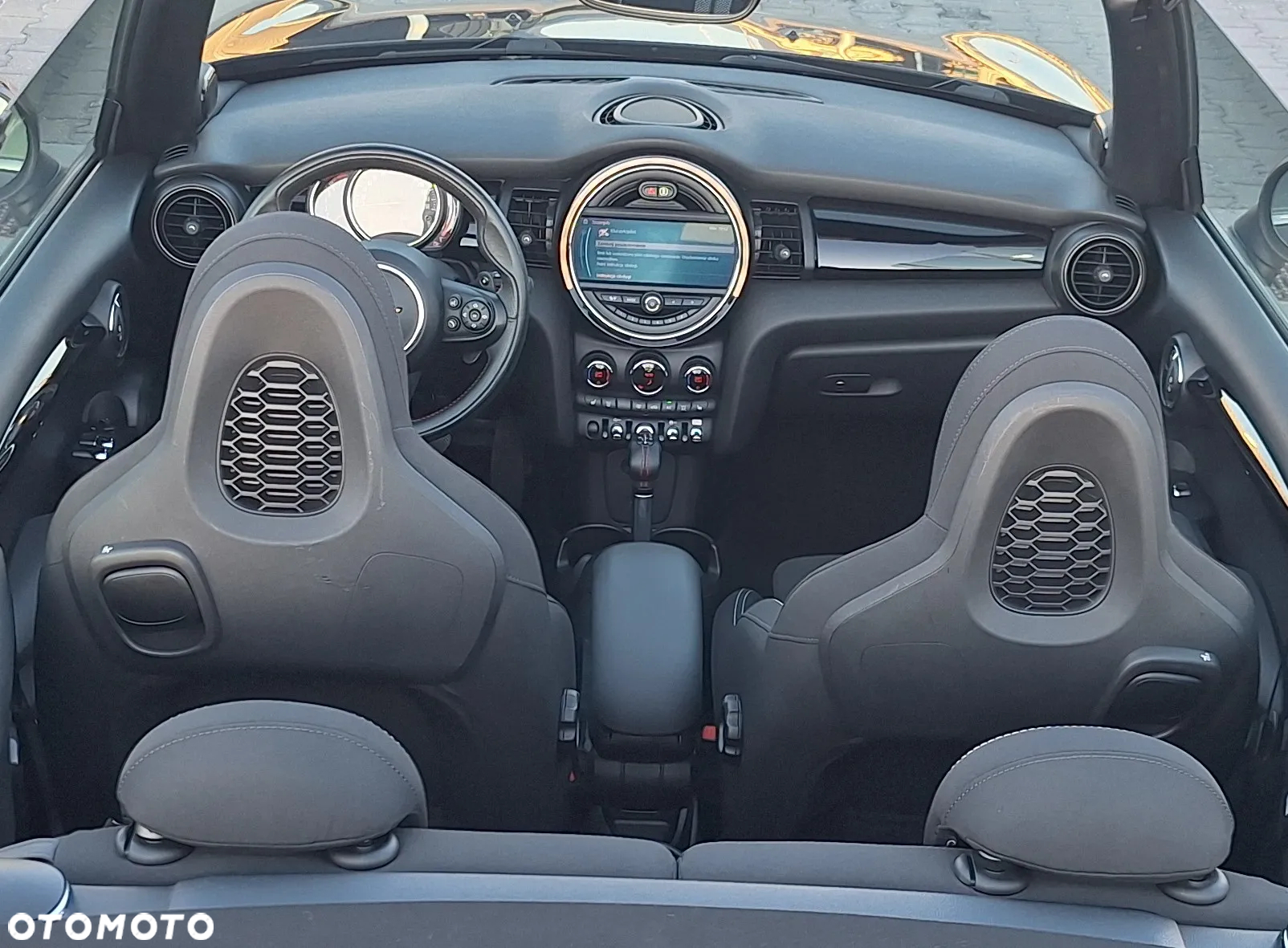 MINI Cooper S Cabrio Sidewalk - 10