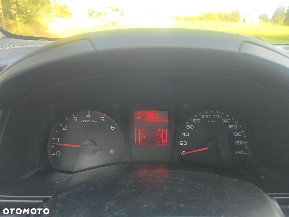 Isuzu D-Max 2.5 EC LS - 32