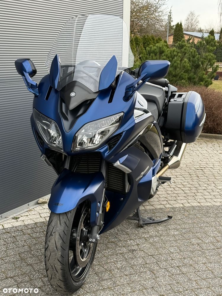 Yamaha FJR - 6