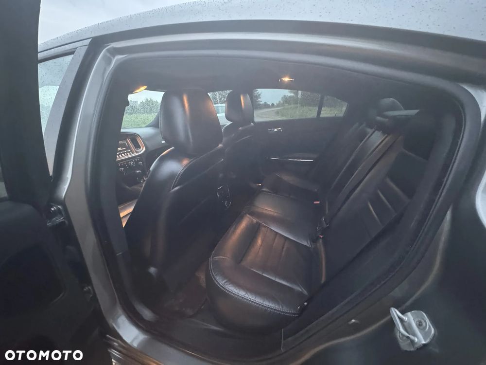Dodge Charger 5.7 V8 RT - 9