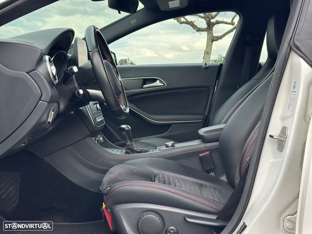 Mercedes-Benz CLA 180 d Shooting Brake AMG Line - 24