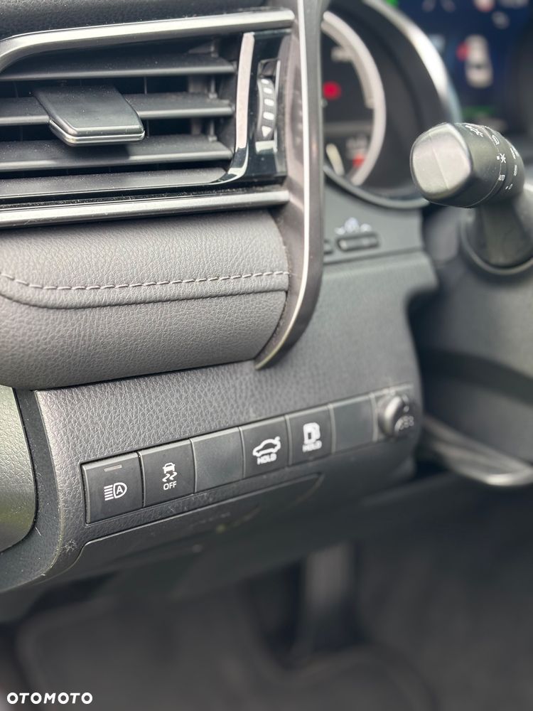 Toyota Camry 2.5 Hybrid Executive CVT - 23