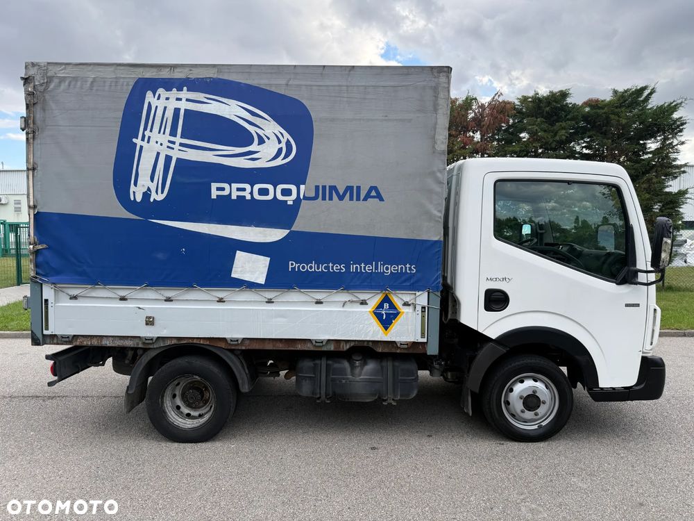 Renault Maxity - 4