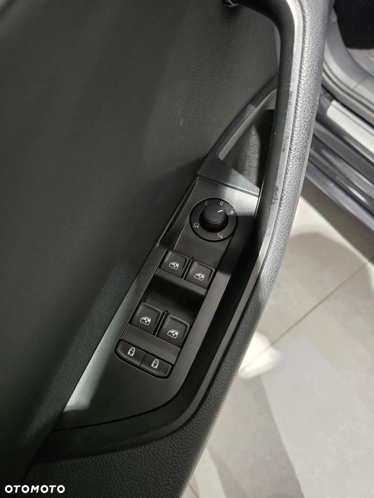 Skoda Superb 2.0 TDI SCR Ambition DSG - 14