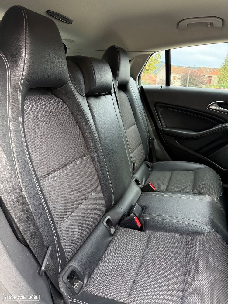 Mercedes-Benz CLA 200 d 7G-DCT AMG Line - 12