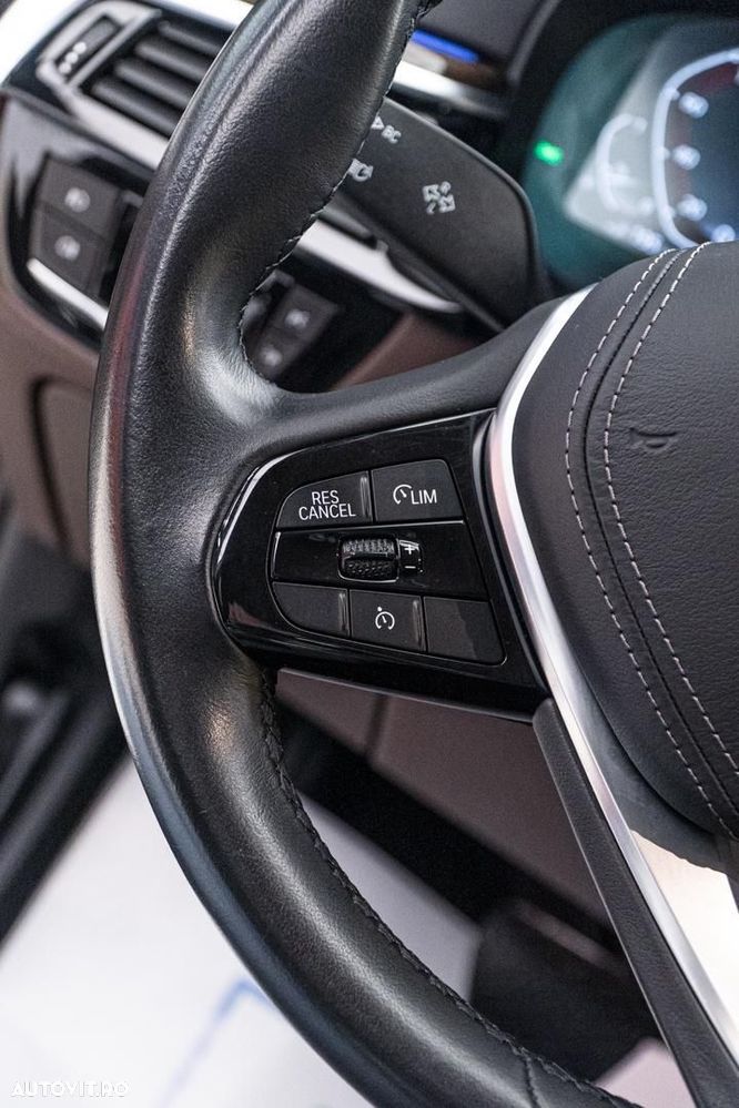 BMW Seria 5 530e iPerformance Aut. Luxury Line - 28