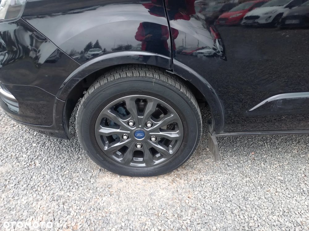 Ford Tourneo Custom - 22