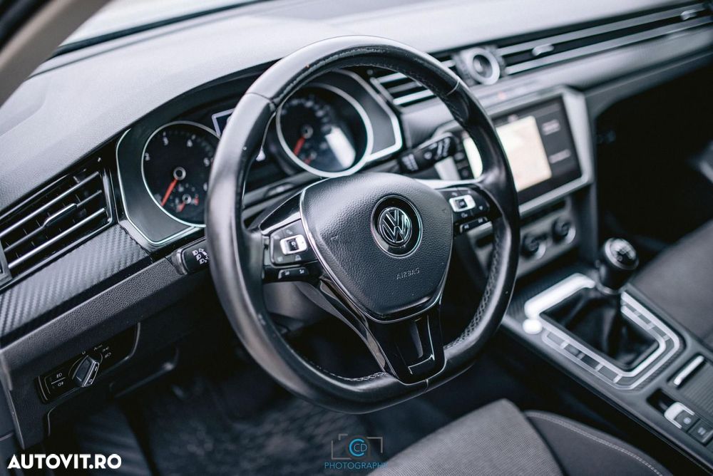 Volkswagen Passat Variant 2.0 TDI SCR Comfortline - 12