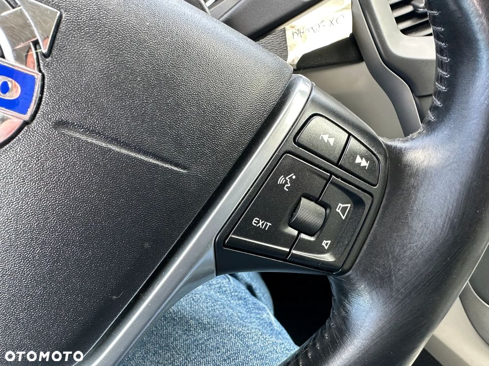 Volvo V40 D3 Momentum - 25